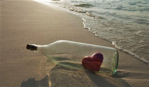 corazon,-botella,-mar,-playa-165167